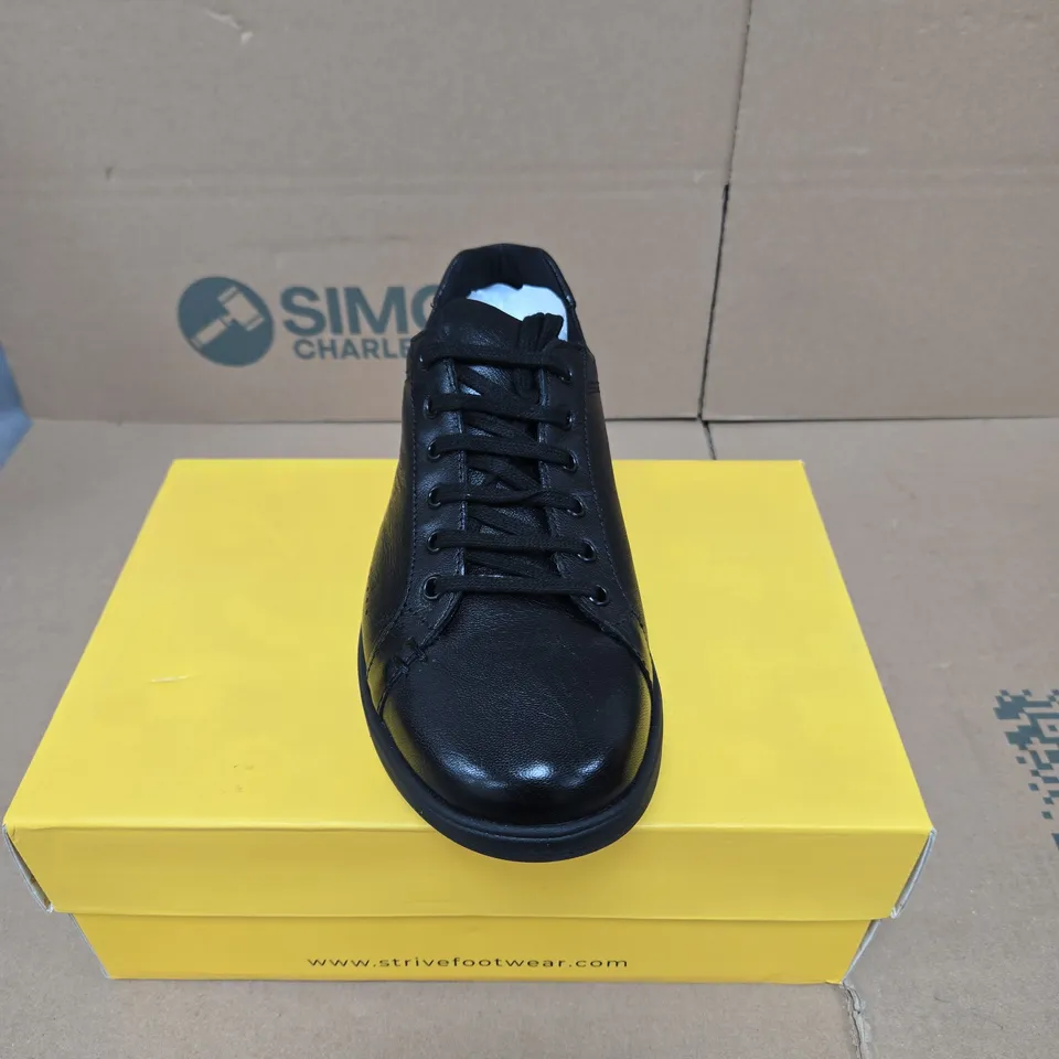 BOXED PAIR OF STRIVE DAKOTA SHOES IN ALL BLACK SIZE UK 5