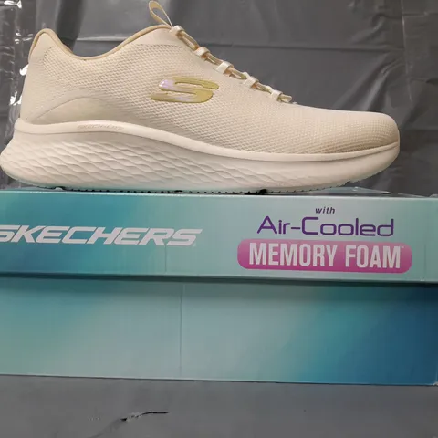 BOXED PAIR OF SKECHERS AIR-COOLED MEMORY FOAM TRAINERS IN CREAM SIZE 6
