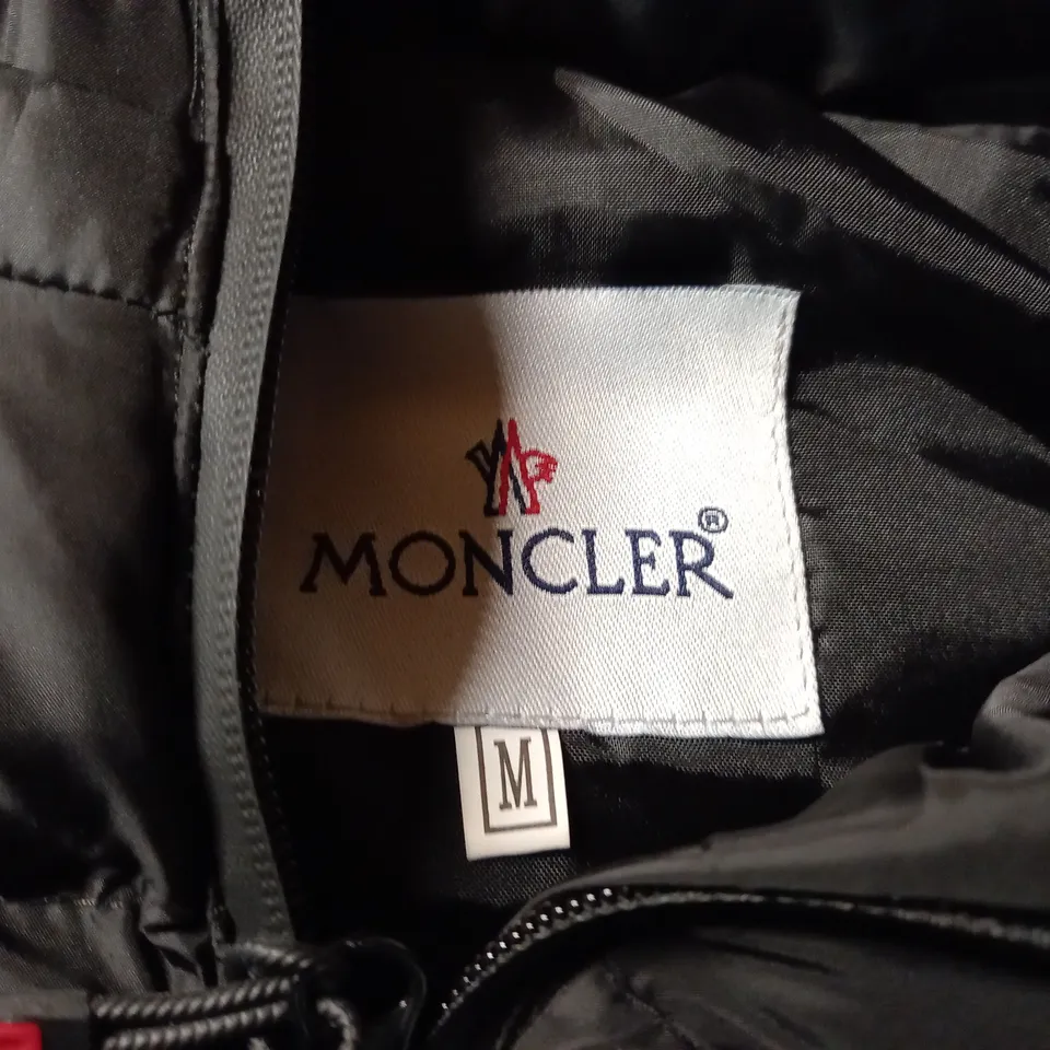 MONCLER GILLET - BLACK SIZE MEDIUM