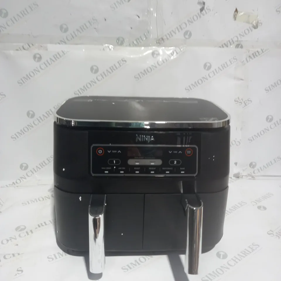 BOXED NINJA FOODI DUAL ZONE AIRFRYER AF300UK