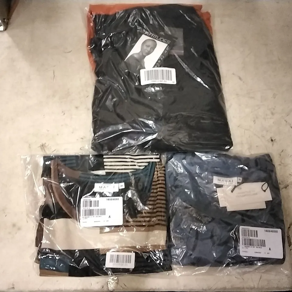 BOX OF CLOTHING CONTAINING 4 MASAI COPENHAGEN BADISNA LONG SLEEVE TOP BLUE MEDIUM, 1 MASAI COPENHAGEN BADISNA LONG SLEEVE TOP MEDIUM, 3 ATTITUDES BY RENEE BLACK AND ORANGE LONG SLEEVE DRESS 2PCS 2XL