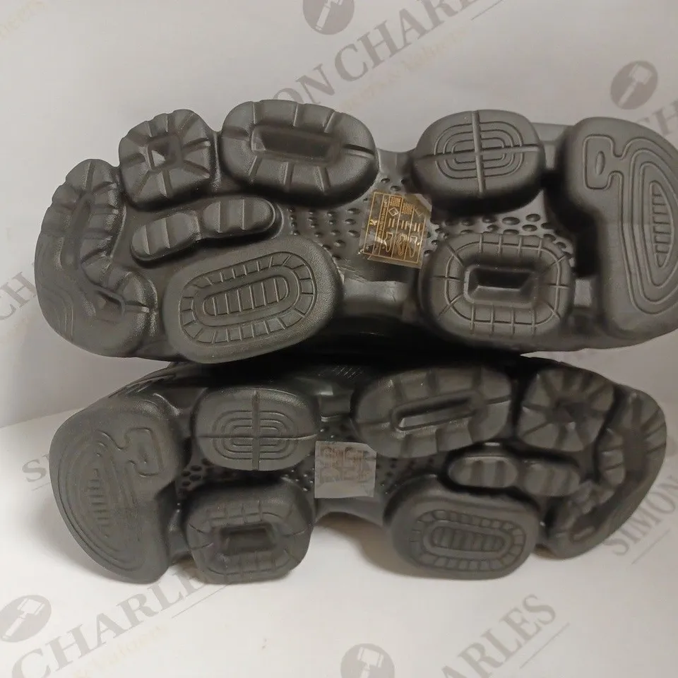 KOI VEGAN DARK SHADOW MEN'S ATOMIC TRAINERS - SIZE 9