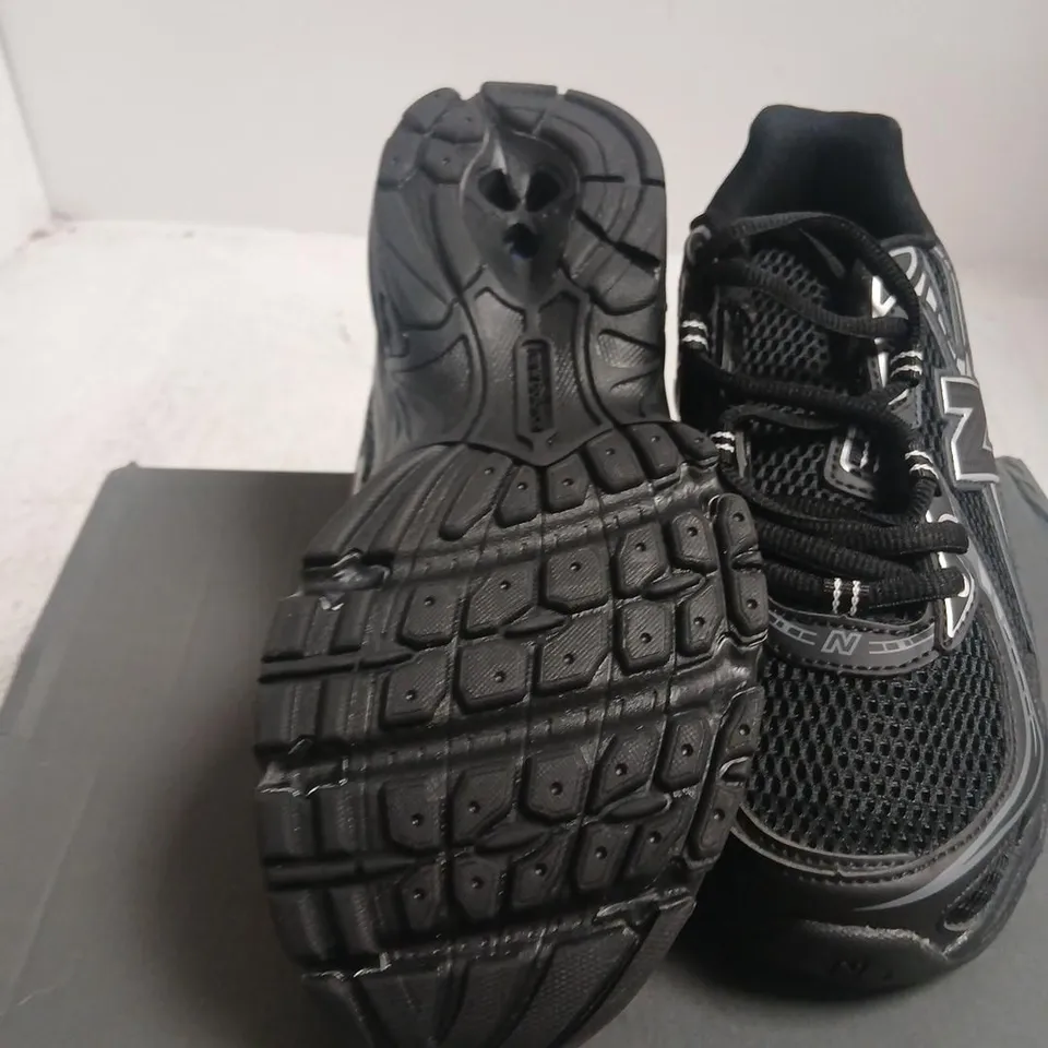 NEW BALANCE WOMEN’S TRAINERS – BLACK, UK 6 (US 6.5, EU 39.5) – BOXED