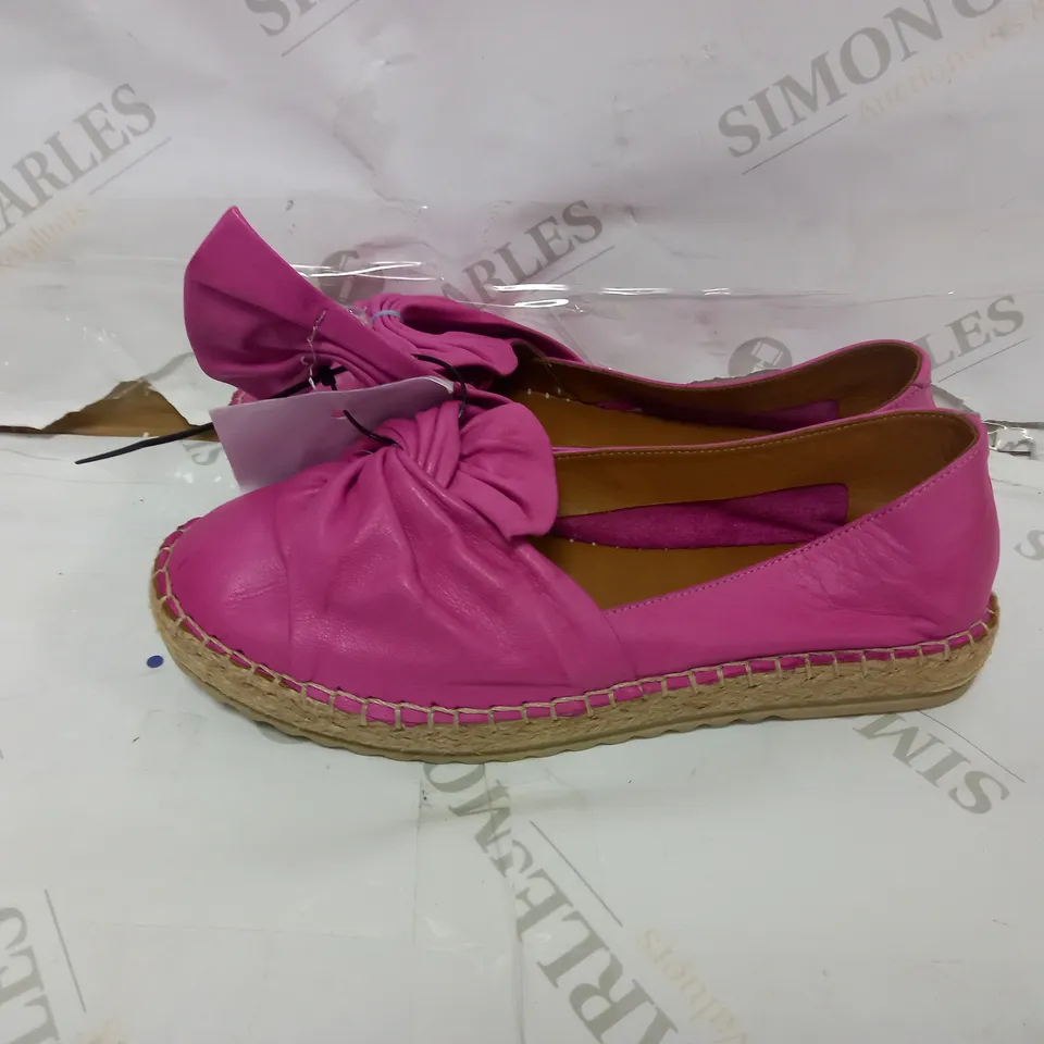 MODA IN PELLE ARINETTE ESPADRILLE SHOE (PINK) - SIZE 5 UK