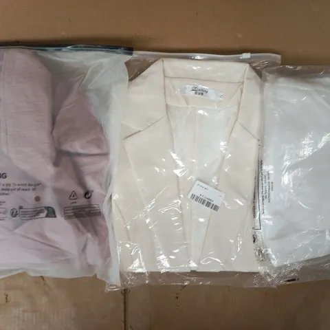 APPROXIMATELY 20 ASSORTED CLOTHING AND FASHION PRODUCTS IN VARIOUS STYLES AND SIZES - COLLECTION ONLY
