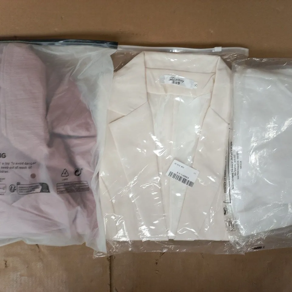 APPROXIMATELY 20 ASSORTED CLOTHING AND FASHION PRODUCTS IN VARIOUS STYLES AND SIZES - COLLECTION ONLY