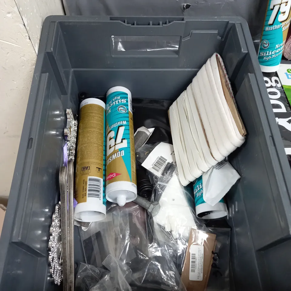 TOTE OF APPROXIMATELY 15 ASSORTED HOUSEHOLD ITEMS TOO INCLUDE LAUNDRY DETERGENT SHEETS, LICE COMB, AND WEATHERPROOFING SEALANT ETC. 