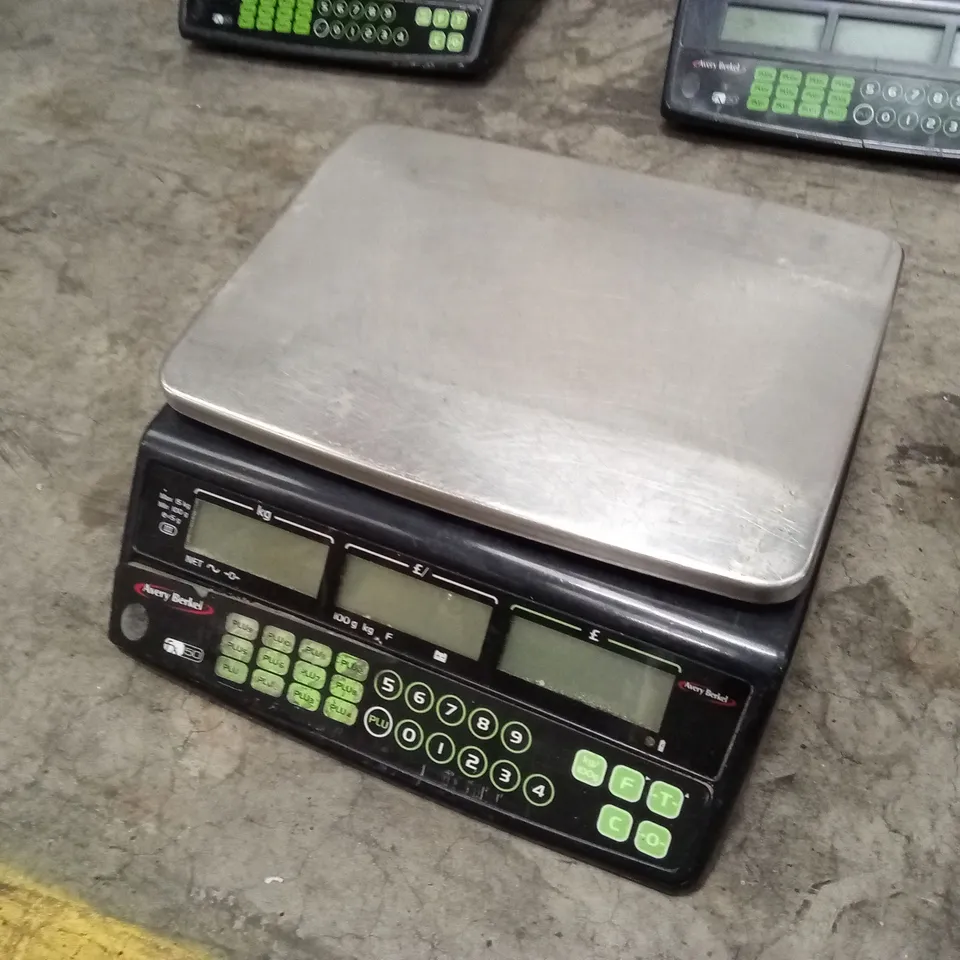 AVERY BERKEL FX50 COUNTER SCALES