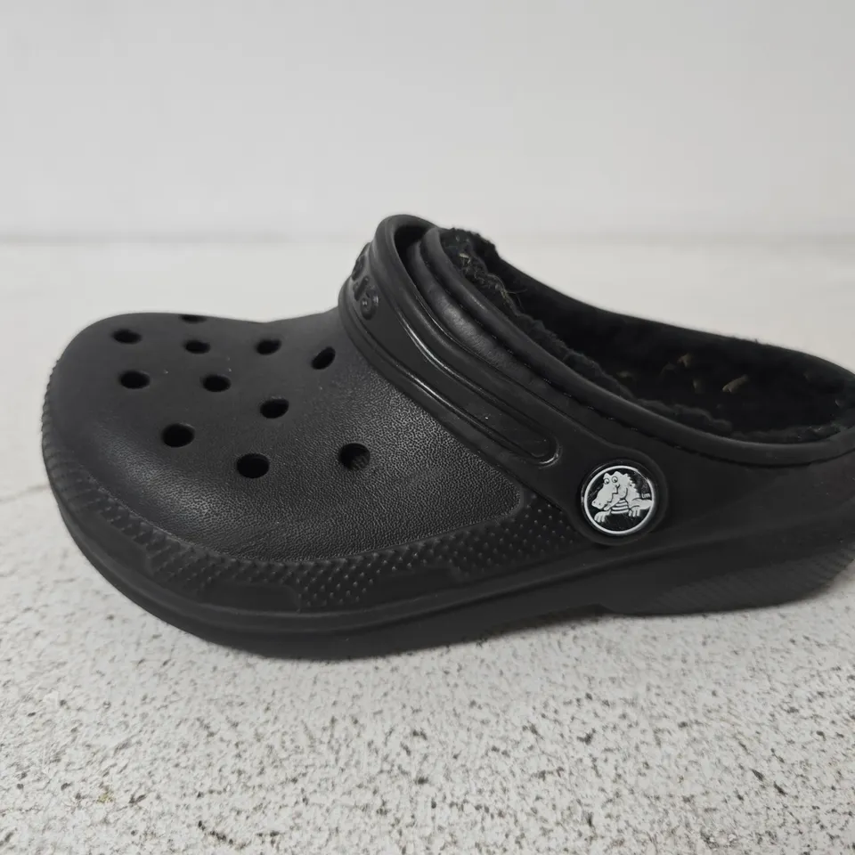 CROCS DUAL COMFORT, BLACK - SIZE C 11