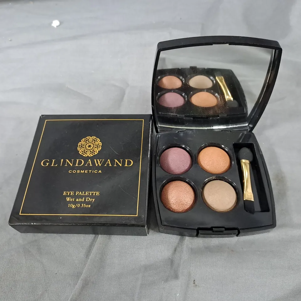 GLINDA WAND COSMETICA EYE PALETTE WET & DRY – 4 SHADE PALETTE WITH MIRROR - MAGENTA 