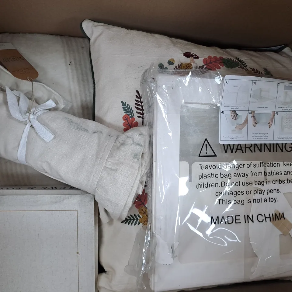 BOX OF APPROXIMATELY 10 ASSORTED HOUSEHOLD ITEMS TO INCLUDE BEDDING, CUSHIONS, ETC, IN VARIOUS STYLES, SIZES, AND COLOURS - COLLECTION ONLY