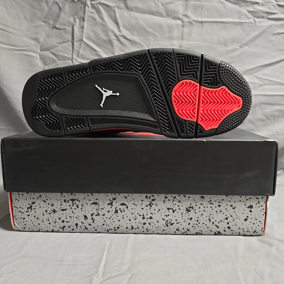 BOXED PAIR OF NIKE AIR JORDAN 4 RETRO BLACK/RED SNEAKERS SIZE UK 6