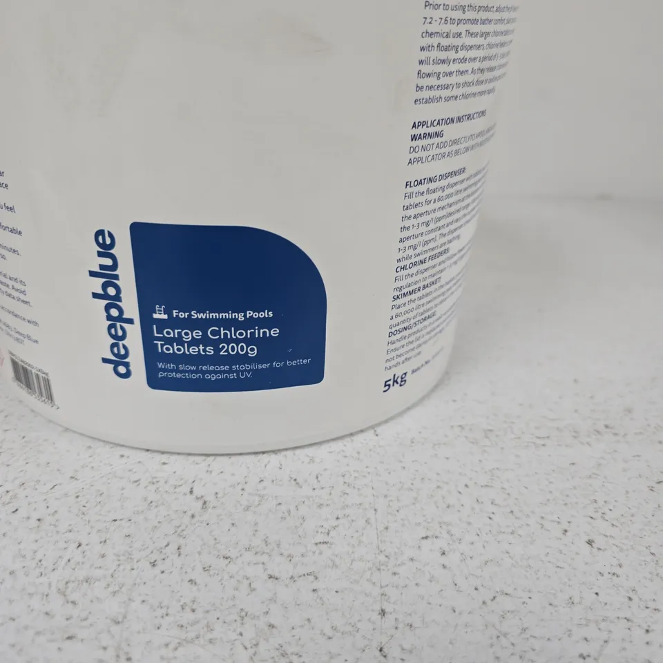 DEEPBLUE POOL CHEMISTRY: LARGE CHLORINE TABLETS 200G (5KG TUB) + 50 TEST STRIPS 6-IN-1