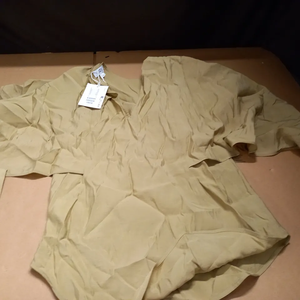 COS OVERSIZED SLEEVE TOP IN GREEN - UK 8