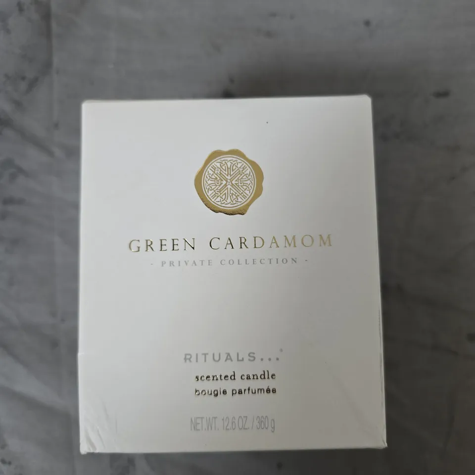 RITUALS GREEN CARDAMOM SCENTED CANDLE – PRIVATE COLLECTION