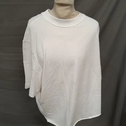 ABERCROMBIE & FITCH WHITE CROPPED T-SHIRT - XL