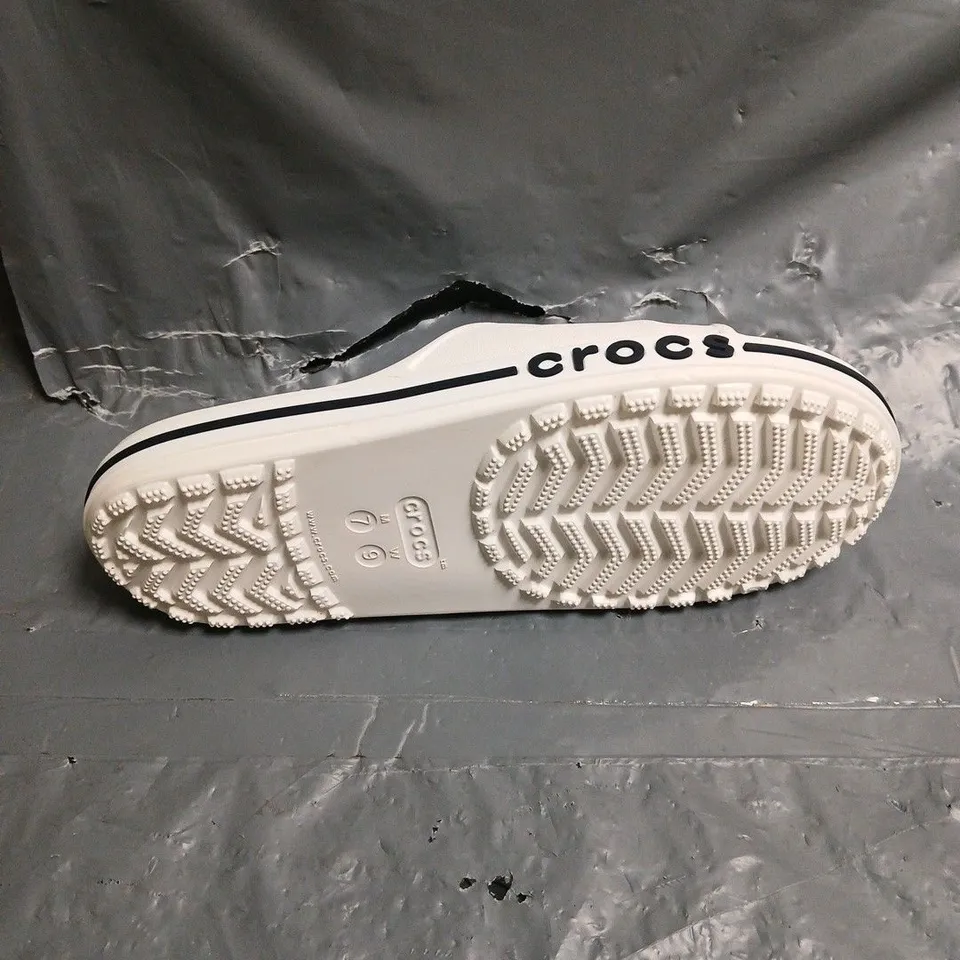 CROCS BAYABAND SLIDERS - 6