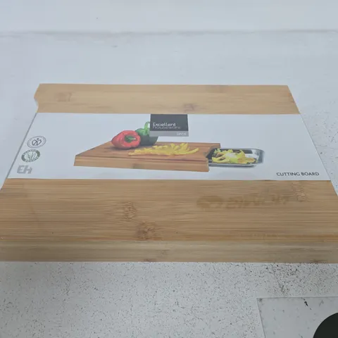 EXCELLENT HOUSEWARE TWO-PIECE WOODEN CUTTING BOARD SET
