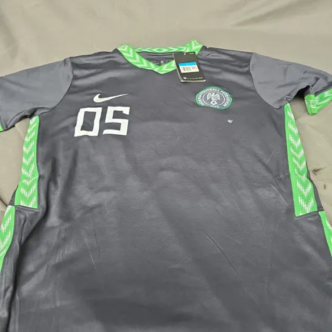 NIGERIA FOOTBALL JERSEY SIZE M