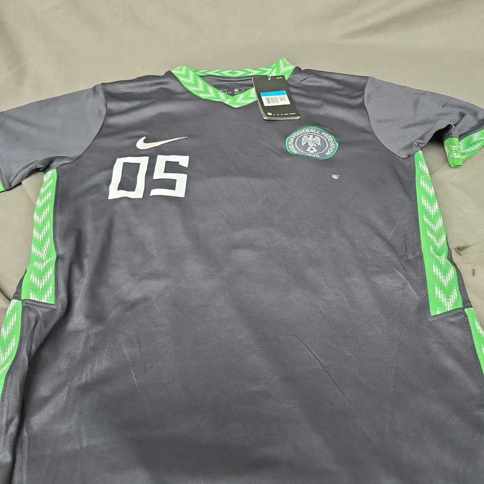 NIGERIA FOOTBALL JERSEY SIZE M