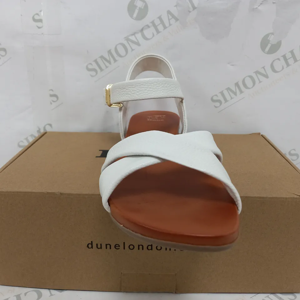 BOXED PAIR OF DUNE LONDON CROSS STRAP COMFORT WHITE LEATHER SANDALS - UK 7