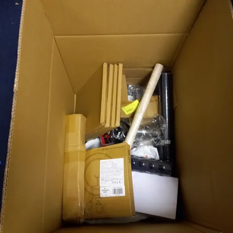 LOT OF ASSORTED HOUSEHOLD GOODS. VARIOUS ITEMS TO INCLUDE KITCHENWARE