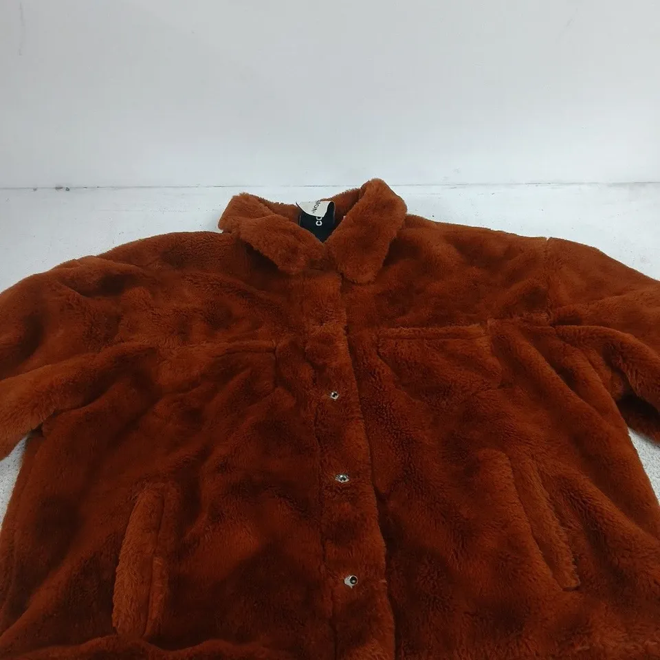 COLLUSION FAUX FUR COAT – BURNT ORANGE, UK 14 (EU 42, US 10)