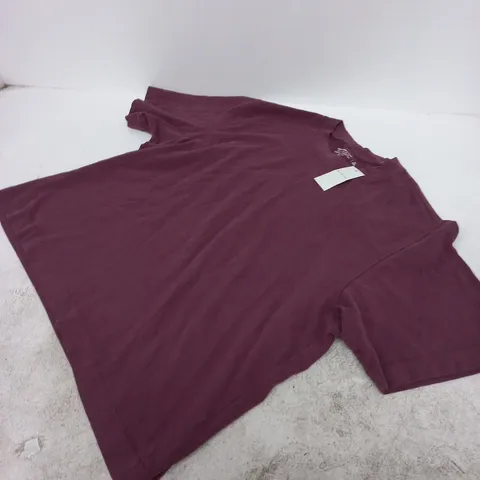 ABERCROMBIE & FITCH CROPPED FIT T-SHIRT – BURGUNDY