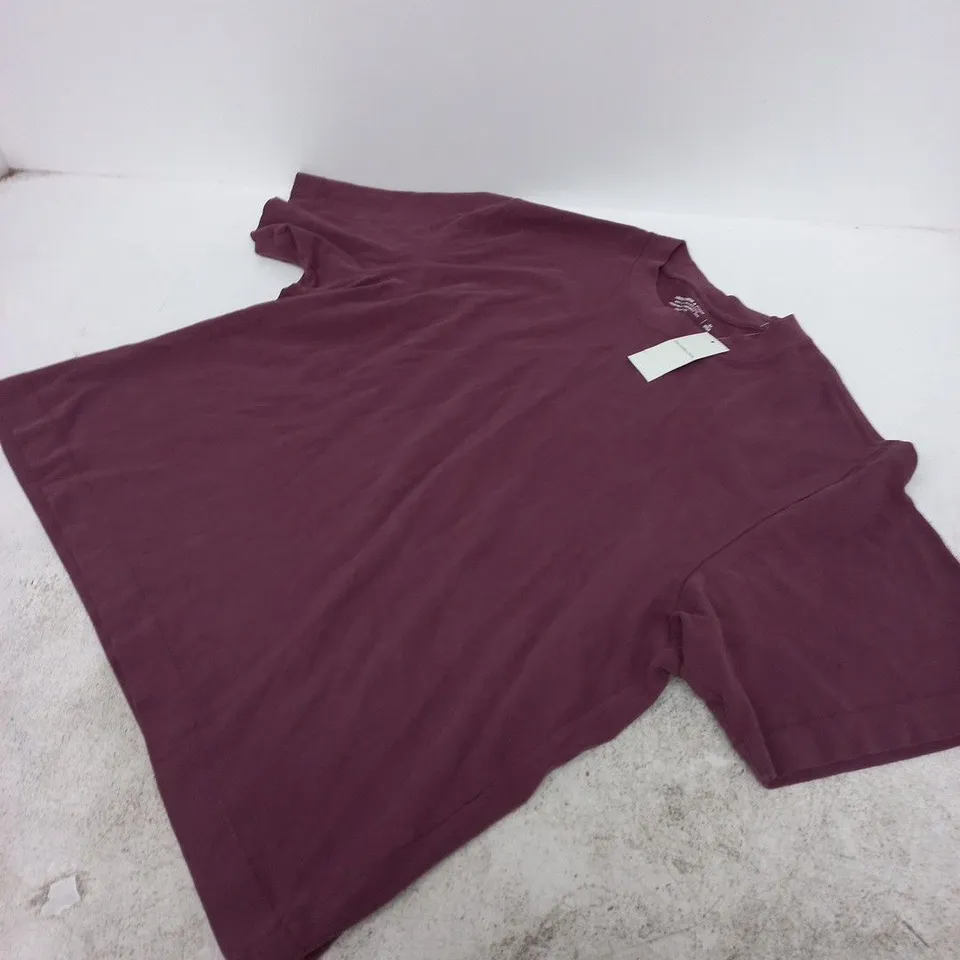 ABERCROMBIE & FITCH CROPPED FIT T-SHIRT – BURGUNDY