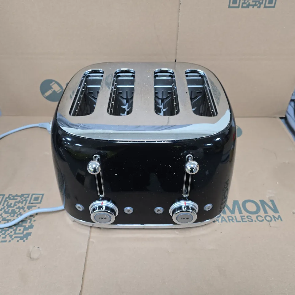 SMEG 50'S STYLE 4-SLICE TOASTER  & KETTLE- BLACK