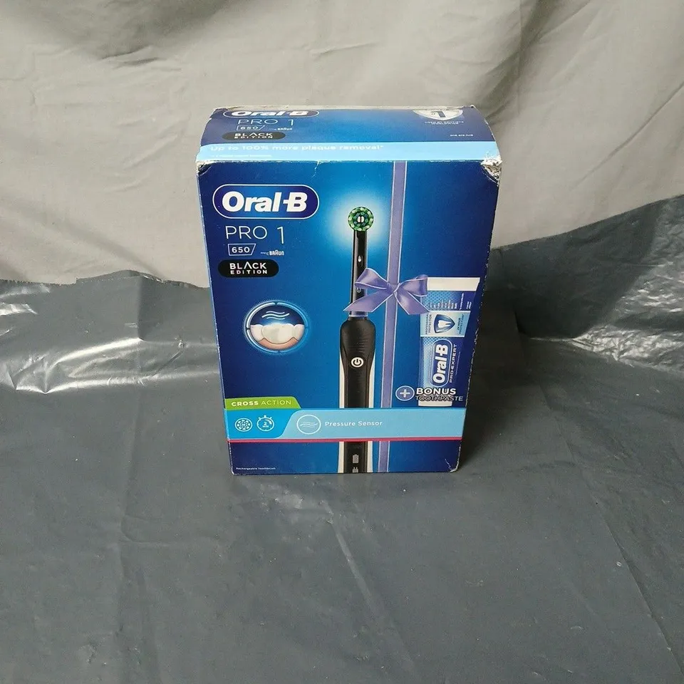 ORAL B PRO 650 1 BLACK EDITION ELECTRIC TOOTHBRUSH BOXED