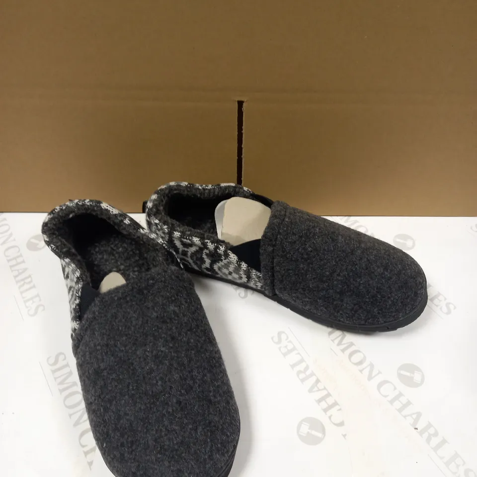 MUK LUKS MENS SLIPPERS GREY - SIZE 12