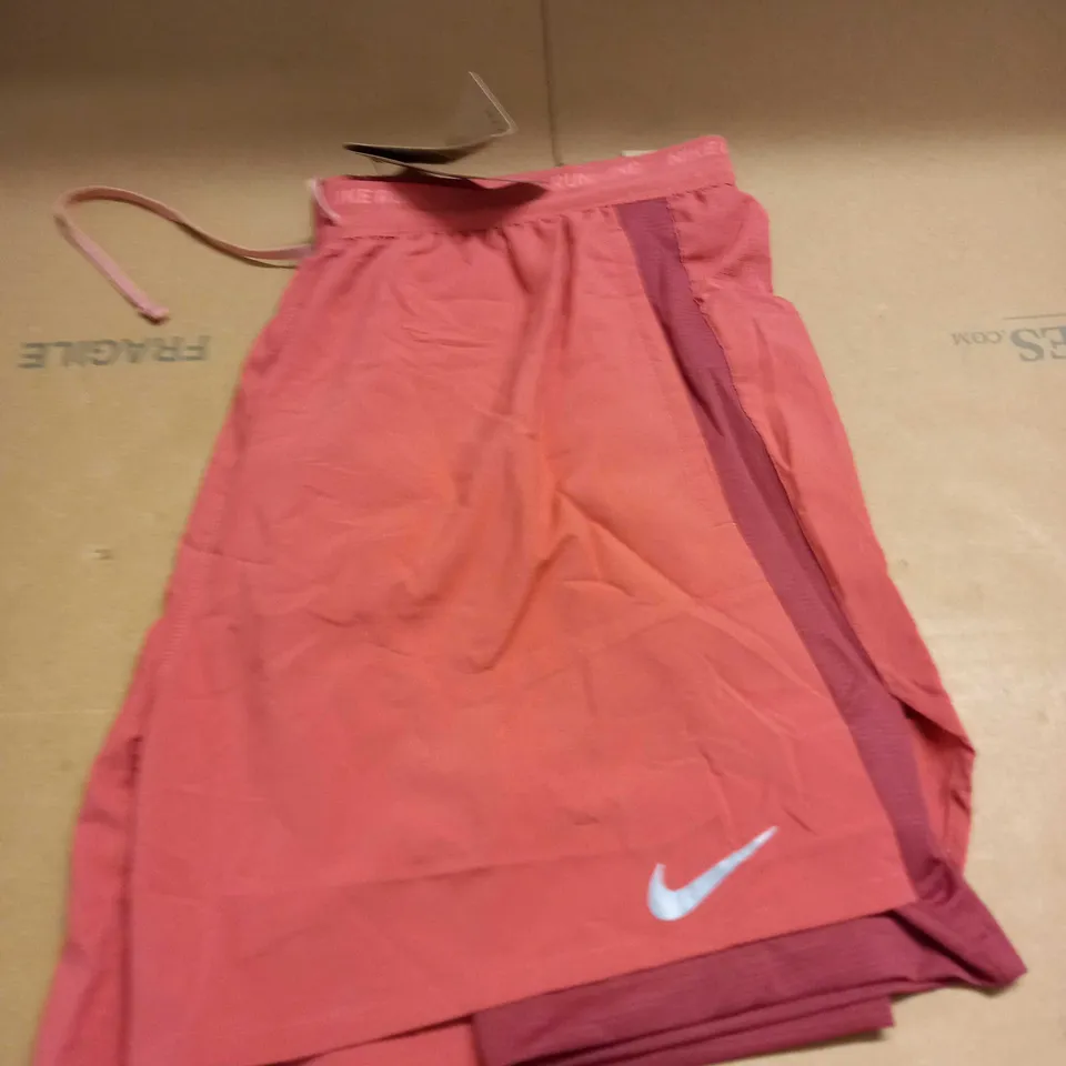 NIKE LOGO RUNNING SHORTS SIZE L