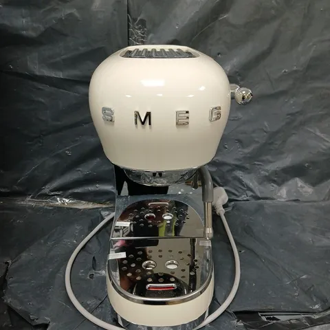 SMEG ESPRESSO COFFEE MACHINE IN CREAM