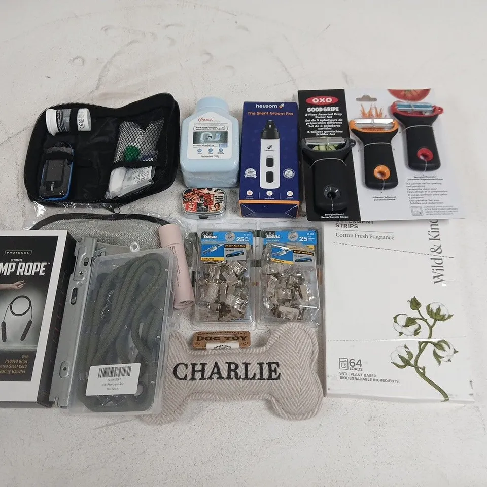 LOT OF ASSORTED HOUSEHOLD ITEMS TO INCLUDE OXO PREP PEELERS, JUMP ROPE AND SILENT GROOM PRO