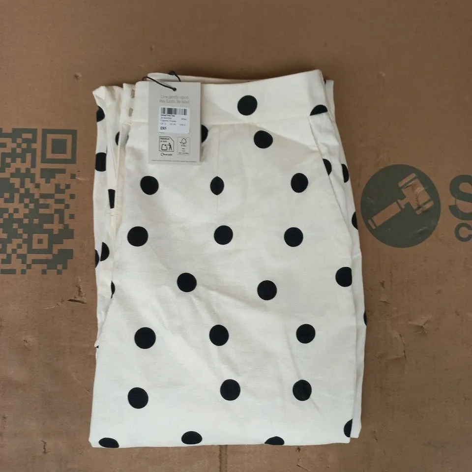 NOBODY'S CHILD CIGARETTE TROUSERS IN WHITE W. BLACK SPOTS SIZE UK 12