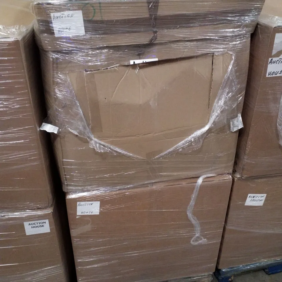 PALLET CONTAINING ASSORTED BEDDING INCLUDING DUVETS & PILLOWS