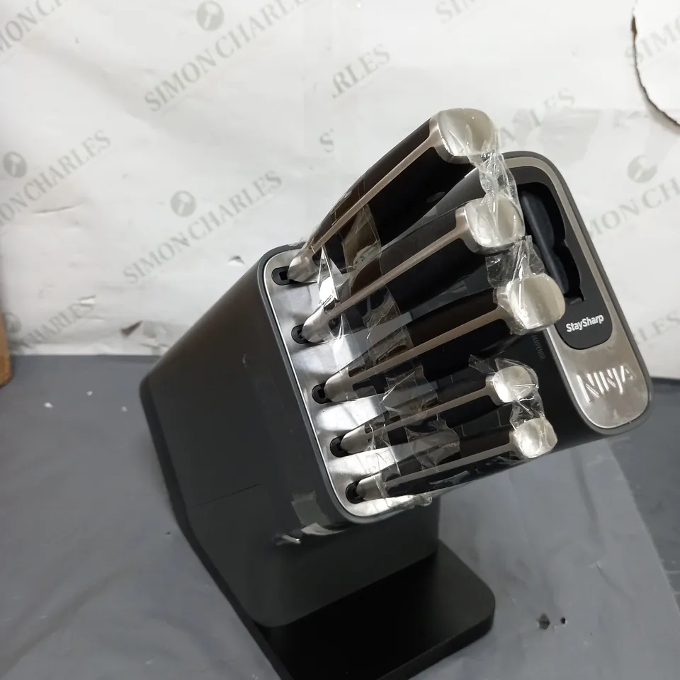 BOXED NINJA FOODI STAYSHARP KNIFE BLOCK WITH INTEGRATED SHARPENER K32005UK - COLLECTION ONLY