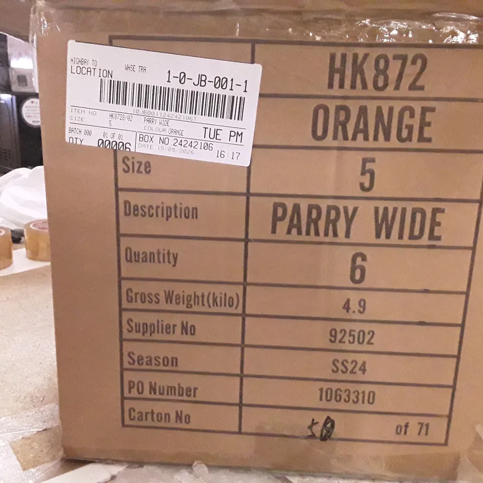BOXED BRAND NEW SIMPLY BE SLIPPERS/SCANDALS SIZE 5 ORANGE AND BLACK COLOUR APPROXIMATELY 5 PAIRS