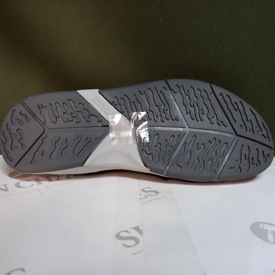 REGATTA LADY ROMA SANDALS SIZE 5