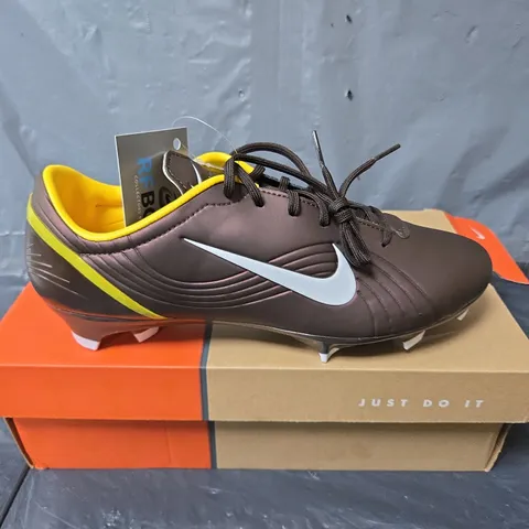 BOXED PAIR OF NIKE MECURIAL VAPOR RGN BOOTS IN CHOCOLATE BROWN/YELLOW - UK 8.5