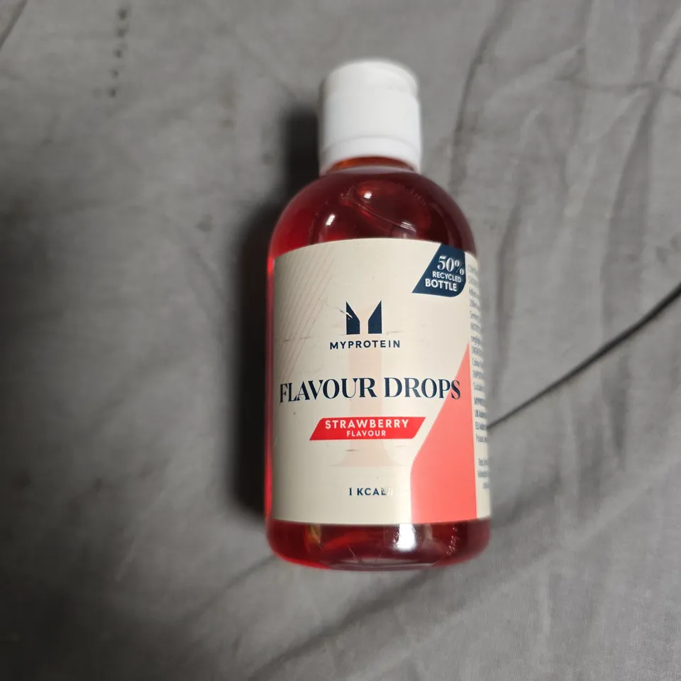 BOX OF APPROXIMATELY 10 ASSORTED FOOD ITEMS INCLUDING GRIND COFFEE , KINGSBITE MILK CHOCALATE BAR AND STAWBERRY FLAVOUR DROPS