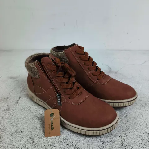 NATURELLE BROWN LEATHER ANKLE BOOTS - 8