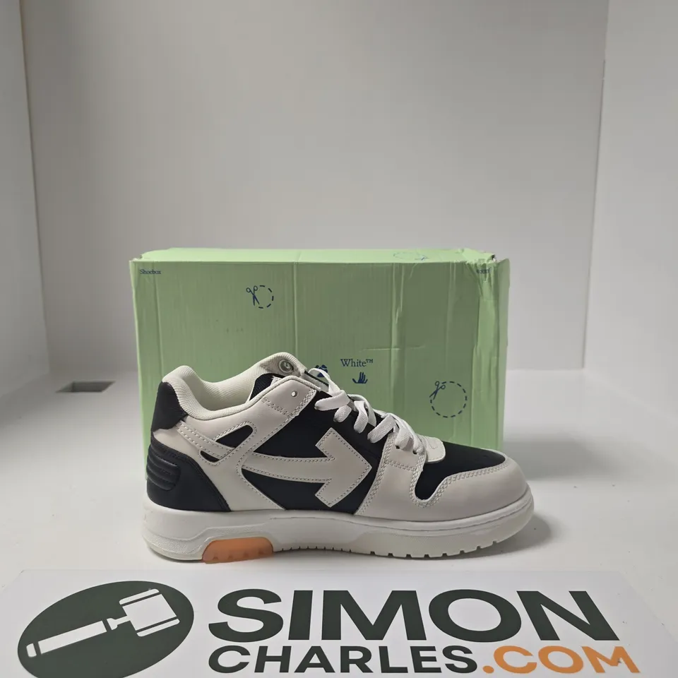 OFF WHITE WHITE & BLACK SNEAKERS WITH ORANGE OUTSOLE