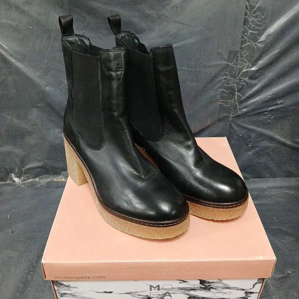 BOXED PAIR OF MODA IN PELLE BREEANNA BLACK LEATHER BOOTS - 7