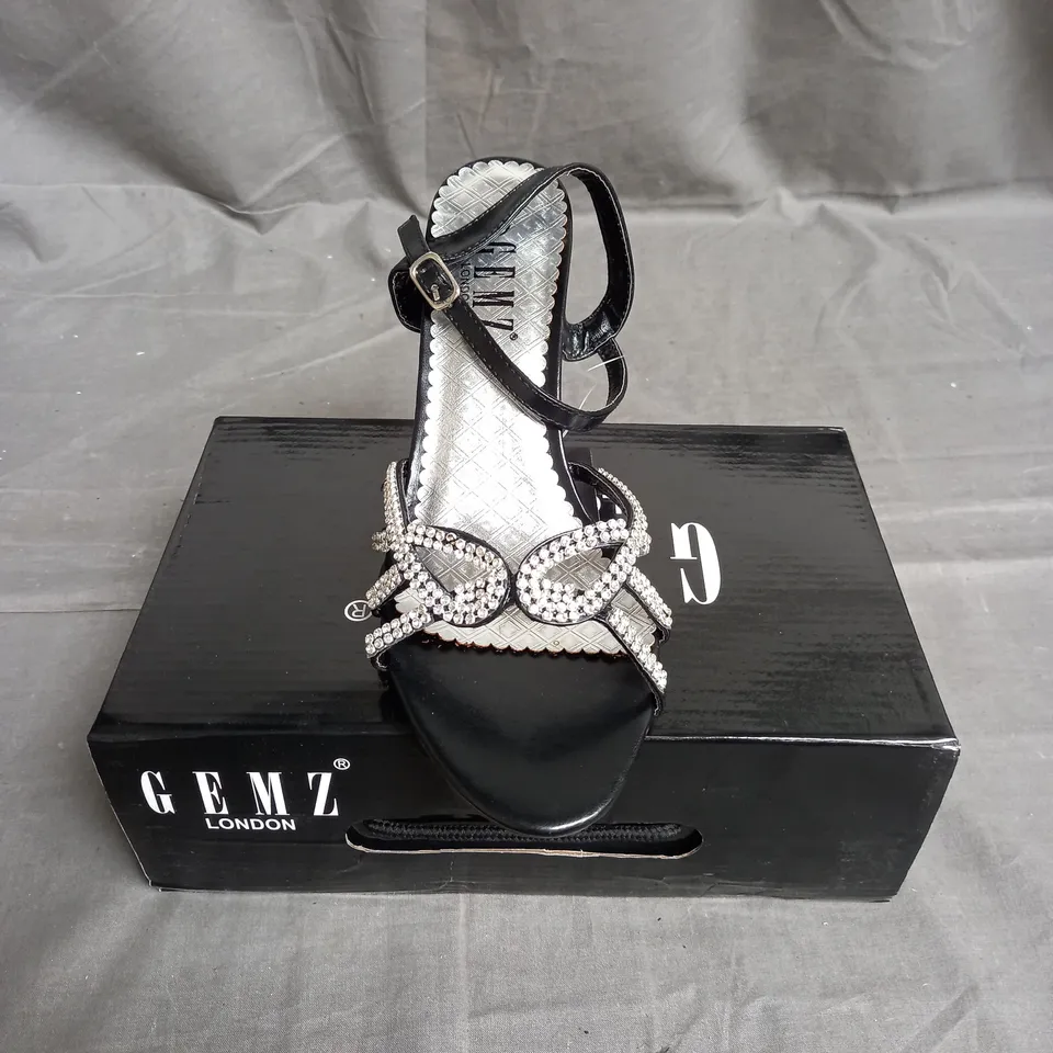 BOX OF 12 PAIRS OF GEMZ RHINESTONE STRAP HEEL IN BLACK - VARIOUS SIZES