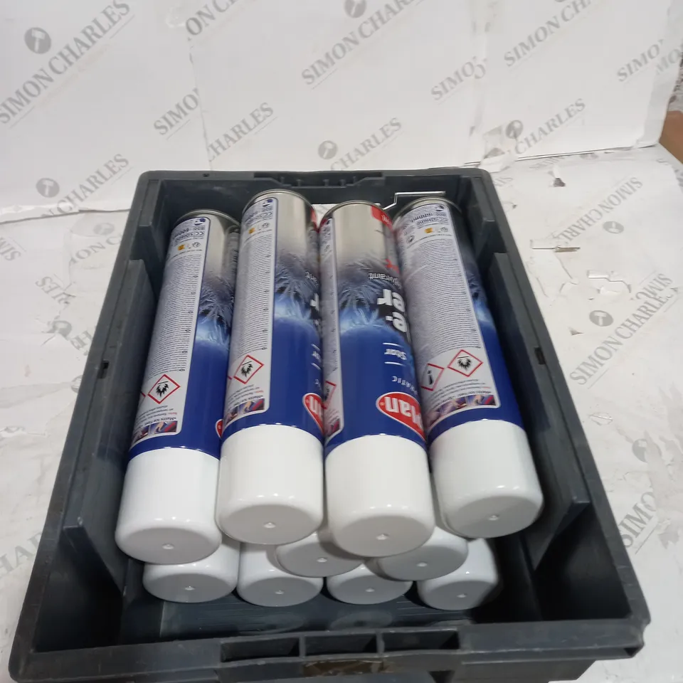 APPROXIMATELY 10 ASSORTED AEROSOL ITEMS TO INCLUDE - DE ICER - COLLECTION ONLY 