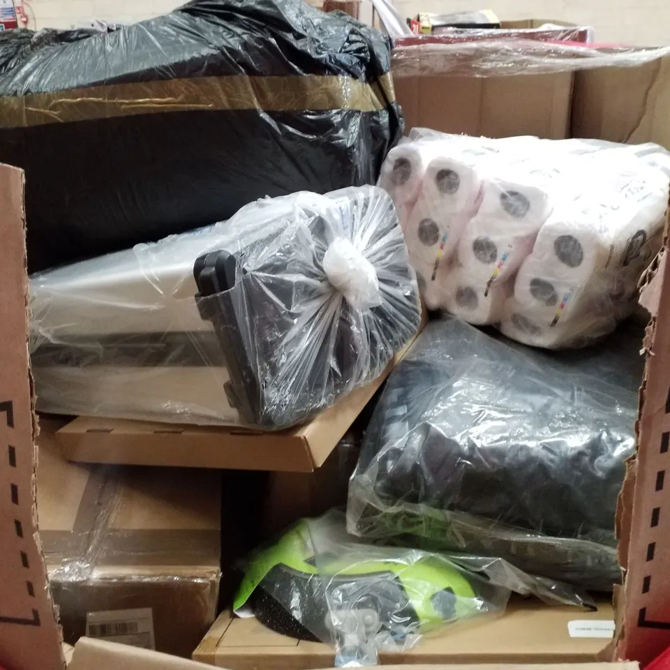 PALLET CONTAINING ASSORTED PRODUCTS INCLUDING ARCHED WALL MIRROR, NESTING COFFEE TABLE, POP UP TENT & UPSEAT BOOSTER SEAT 