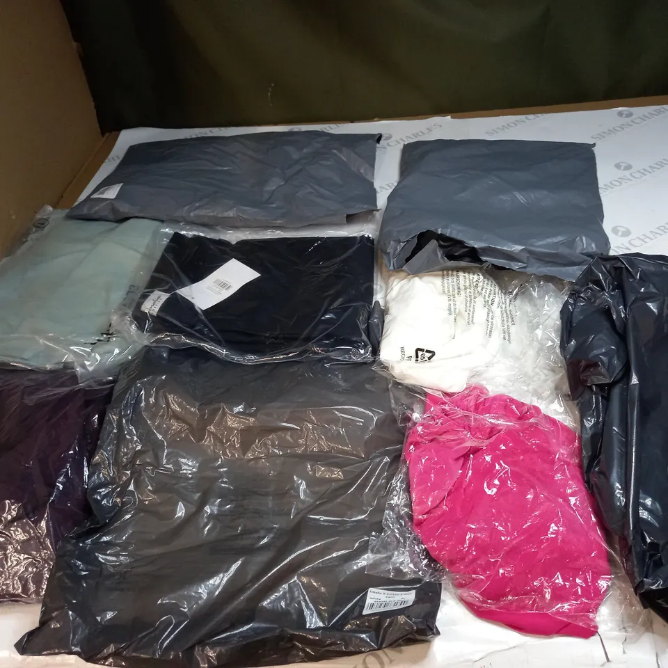 BAG OF APPROX 10 ASSORTED CLOTHING ITEMS TO INCLUDE - MAISON DE NIMES - EMELIA