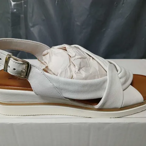 MODA IN PELLE OLANNA SANDAL IN WHITE - SIZE 40